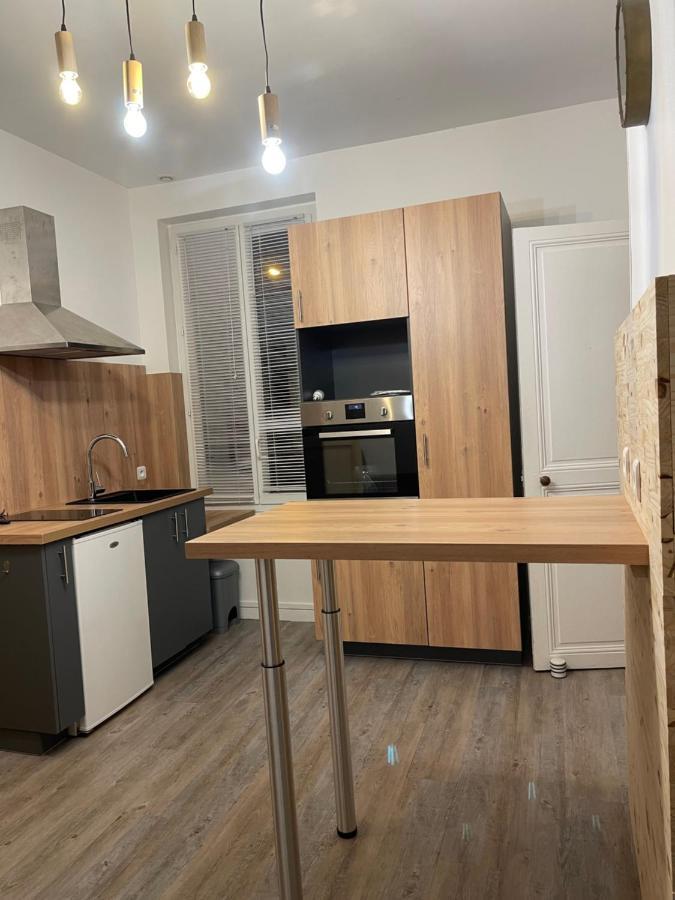 Logement Entier: Appartement Avec Terrasse Quartier De La Gare Amboise Luaran gambar